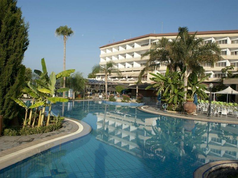 Atlantica Bay - Adults Only Hotel Limassol Bagian luar foto